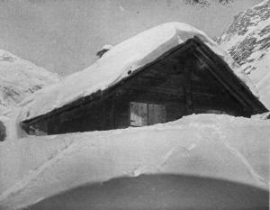 Casa di Morasco sepolta dalla neve